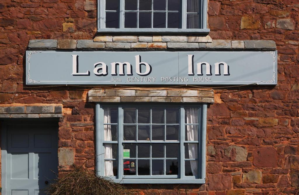 The Lamb Inn Crediton Exterior foto