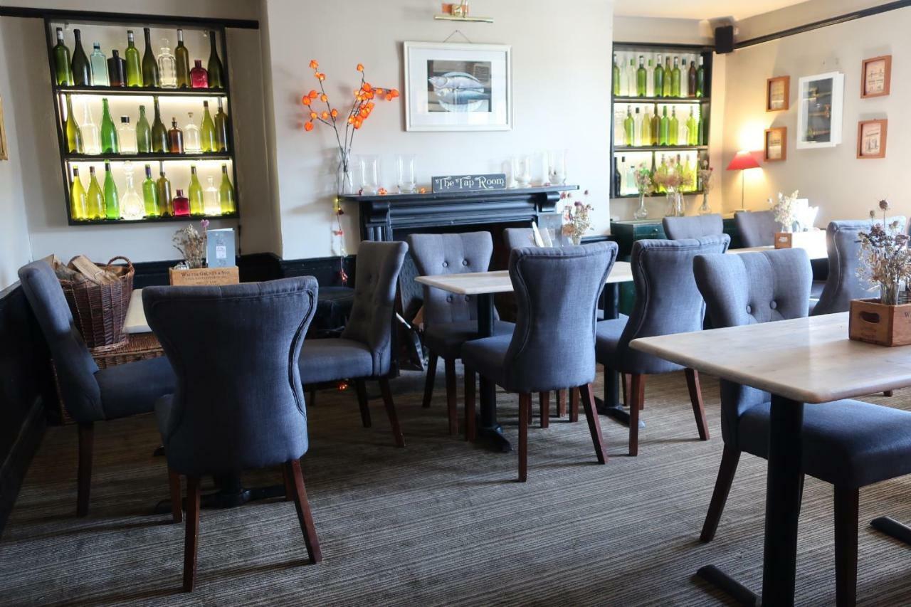 The Lamb Inn Crediton Exterior foto